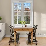 Villa Unik Villaeiendom, Totalrenovert I Klassisk Stil