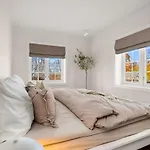 Unik Villaeiendom, Totalrenovert I Klassisk Stil