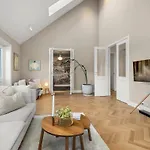 Unik Villaeiendom, Totalrenovert I Klassisk Stil Vila *