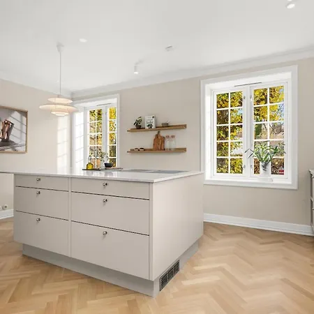 Unik Villaeiendom, Totalrenovert I Klassisk Stil Villaer