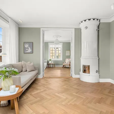 Unik Villaeiendom, Totalrenovert I Klassisk Stil *