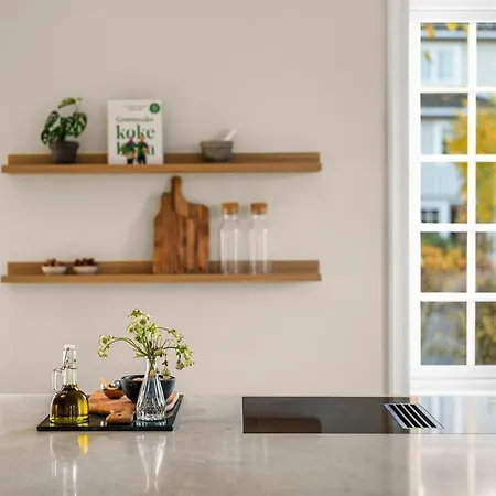 Unik Villaeiendom, Totalrenovert I Klassisk Stil Willa