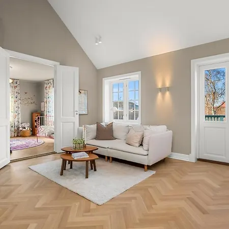 Willa Unik Villaeiendom, Totalrenovert I Klassisk Stil